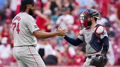 Wong and Refsnyder homer, and the Red Sox take series from Reds with 7-4 victory