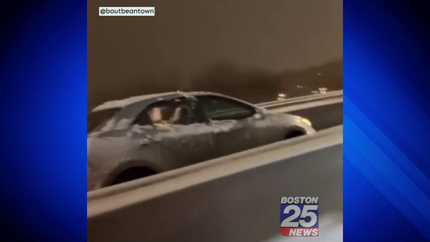 警方：在暴风雪中，一名76岁男子逆行在I-93高速公路上，情绪极度混乱