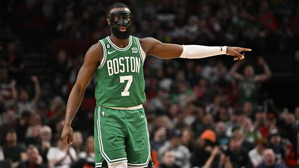 Jaylen Brown’s 41 points helps Celtics past Spurs 137-93
