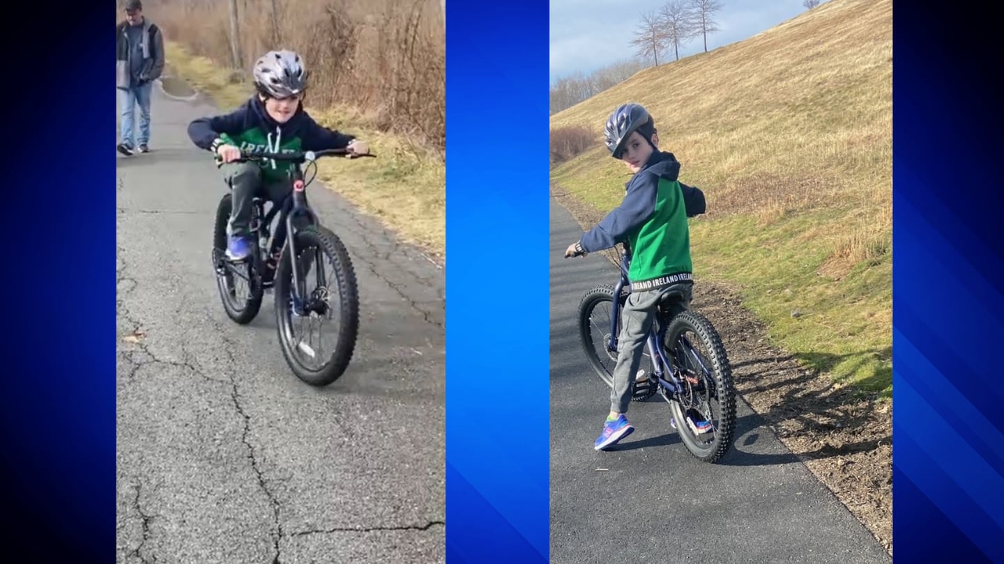 波士顿警察巡逻员协会给9岁男孩惊喜，他的自行车被偷后得到了一辆新的自行车