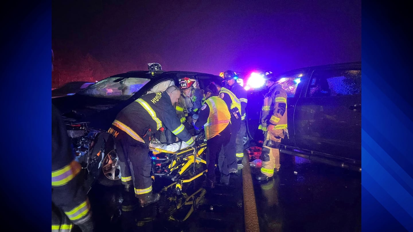马萨诸塞洲高速公路发生车祸，有四人受伤