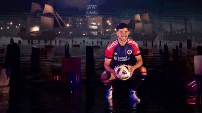 Revolution MVP Carles Gil signs multi-year deal to stay in New England