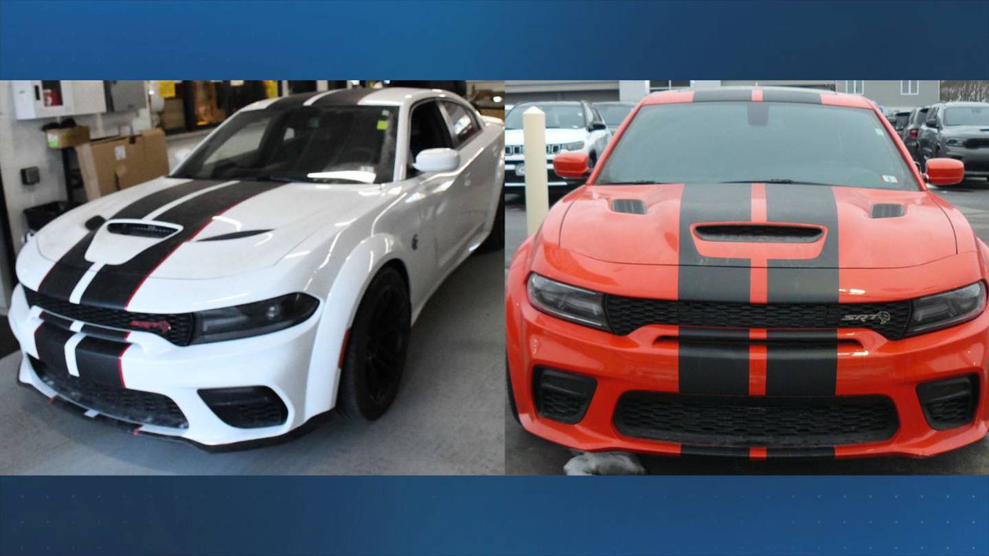 警方表示，从新罕布什尔州一家豪车经销商盗窃的两辆豪车在波士顿被找到