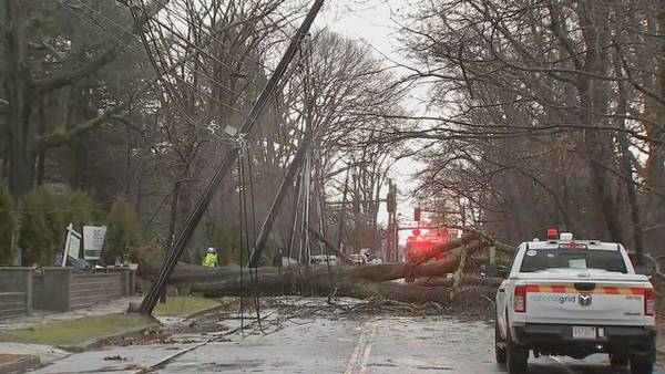 Utility crews make quick progress along South Shore day after thousands lose power during rain storm
