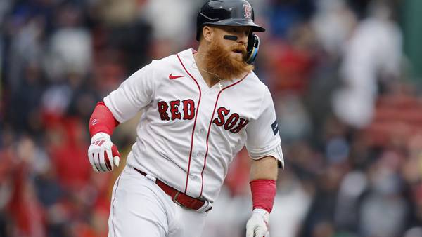Justin Turner’s 3-run double helps Red Sox beat MLB-best Rays in doubleheader opener