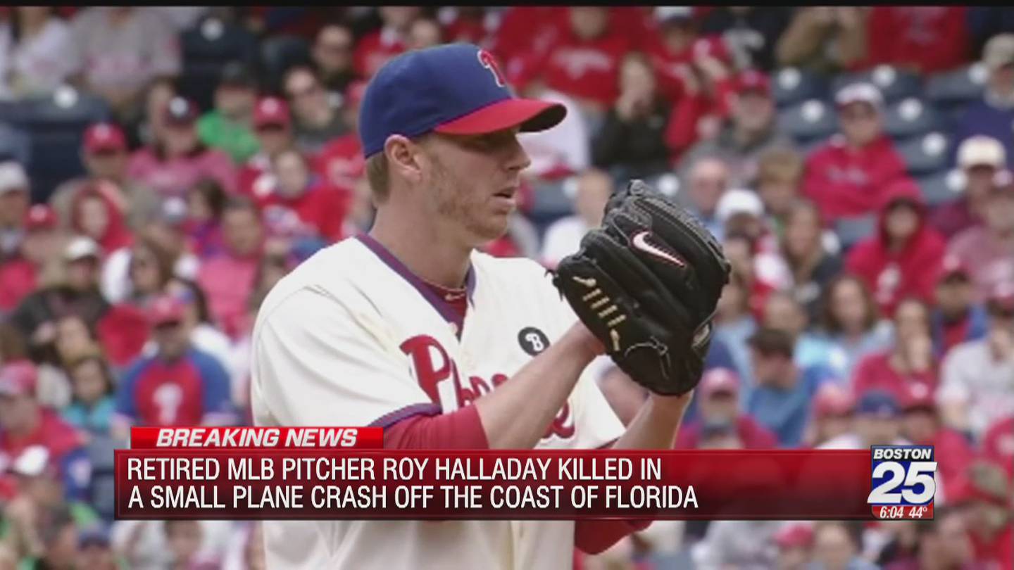 Roy Halladay retires from baseball as a Blue Jay - The Boston Globe