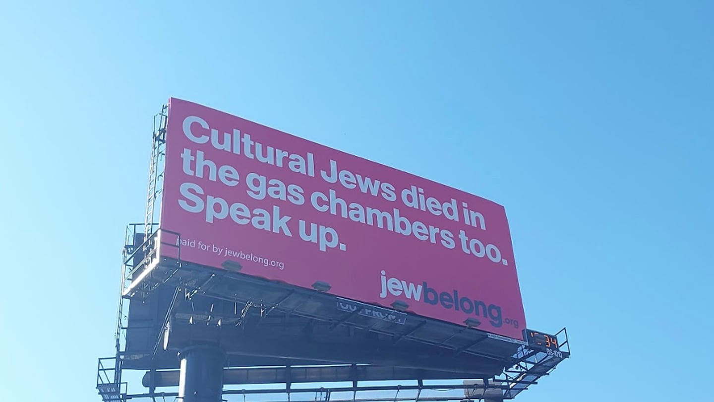 New billboards along Massachusetts highways aim to fight antisemitism – Boston 25 News