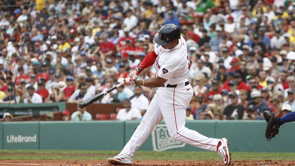 Devers hits game-winning double in 10th and Red Sox beat Mariners 3-2