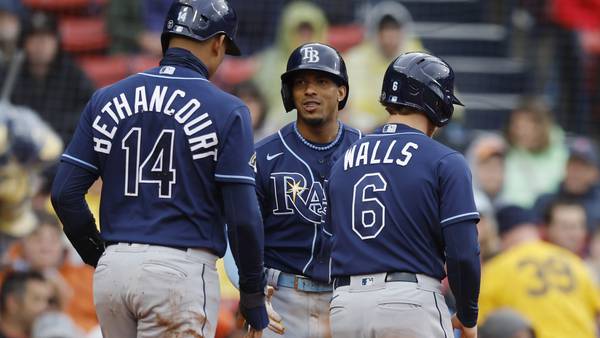 Ramírez hits tiebreaking 2-run double as Rays beat Red Sox 4-2 for doubleheader split 