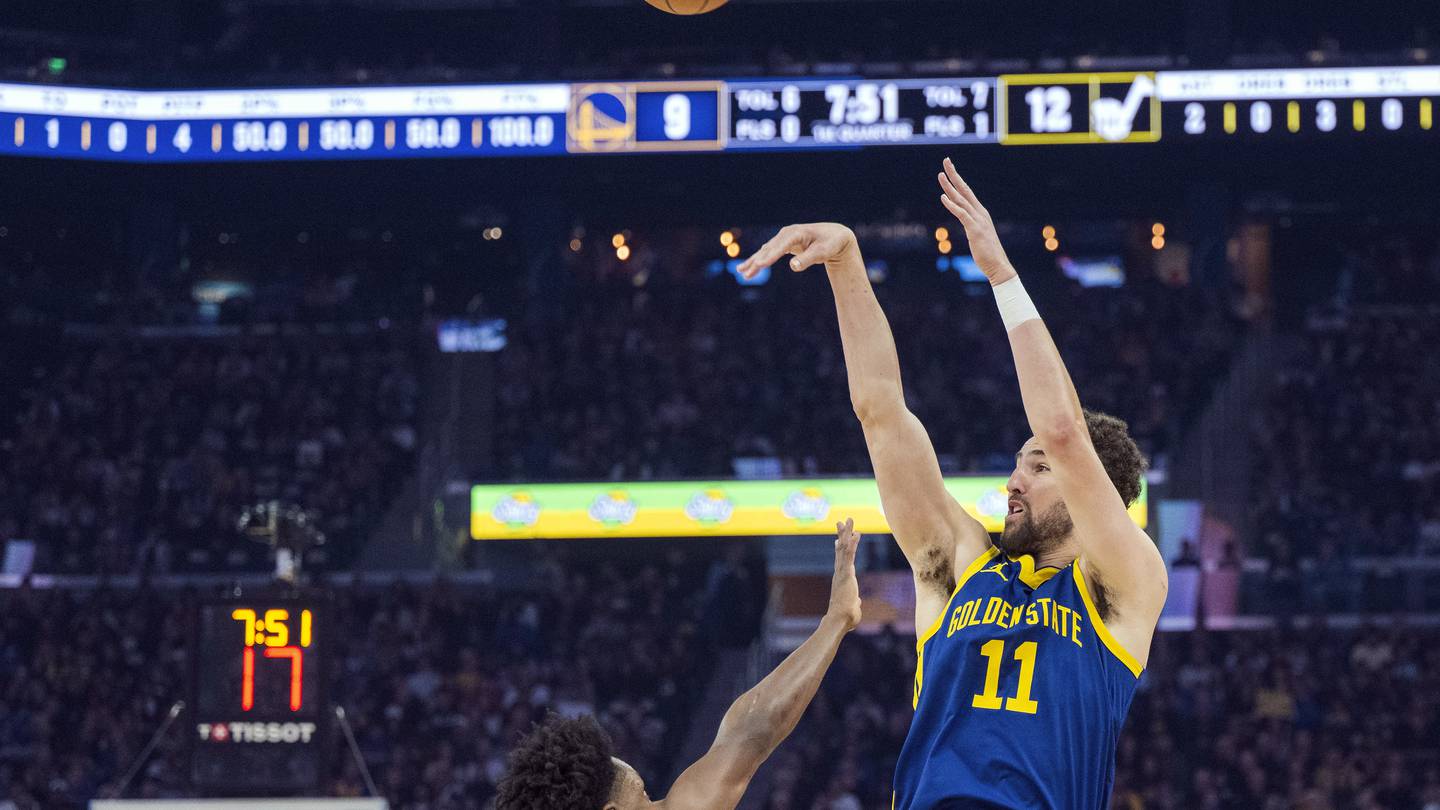 Klay Thompson is leaving the Warriors and will join the Mavericks, AP