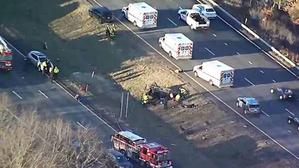 Rollover crash with serious injuries causing lengthy delays on I-495 in Lawrence