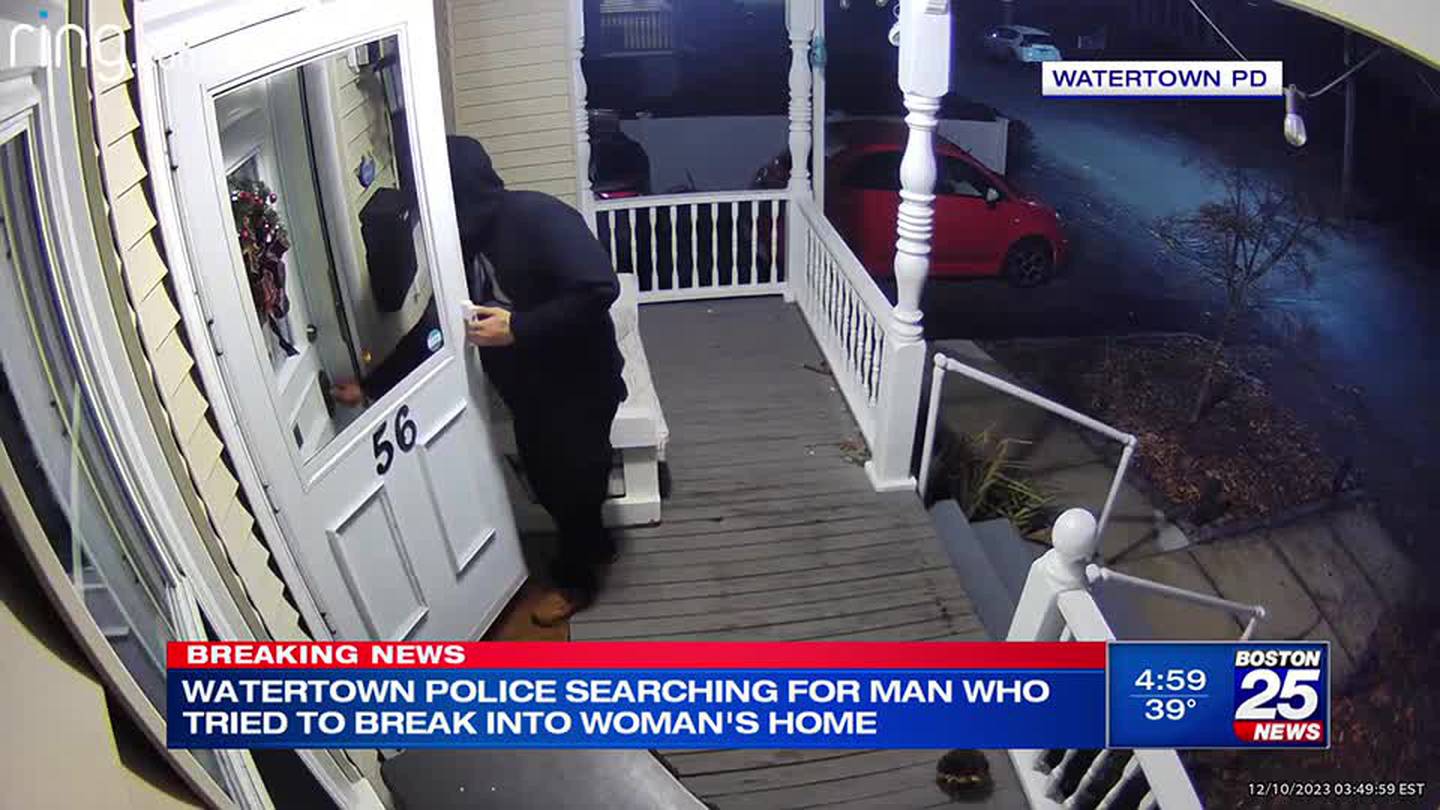 警方发布新视频，显示男子跟踪女性并试图闯入沃特敦的住宅