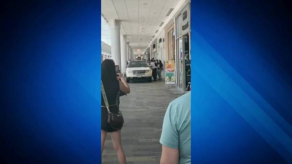 Car drives into top floor of South Shore Plaza