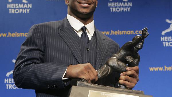Reggie Bush is reinstated as 2005 Heisman Trophy winner, with organizers citing NIL rule changes