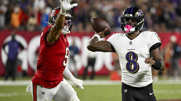 Lamar Jackson throws for 281 yards, 5 TDs to lead streaking Ravens to 41-31 victory over Buccaneers