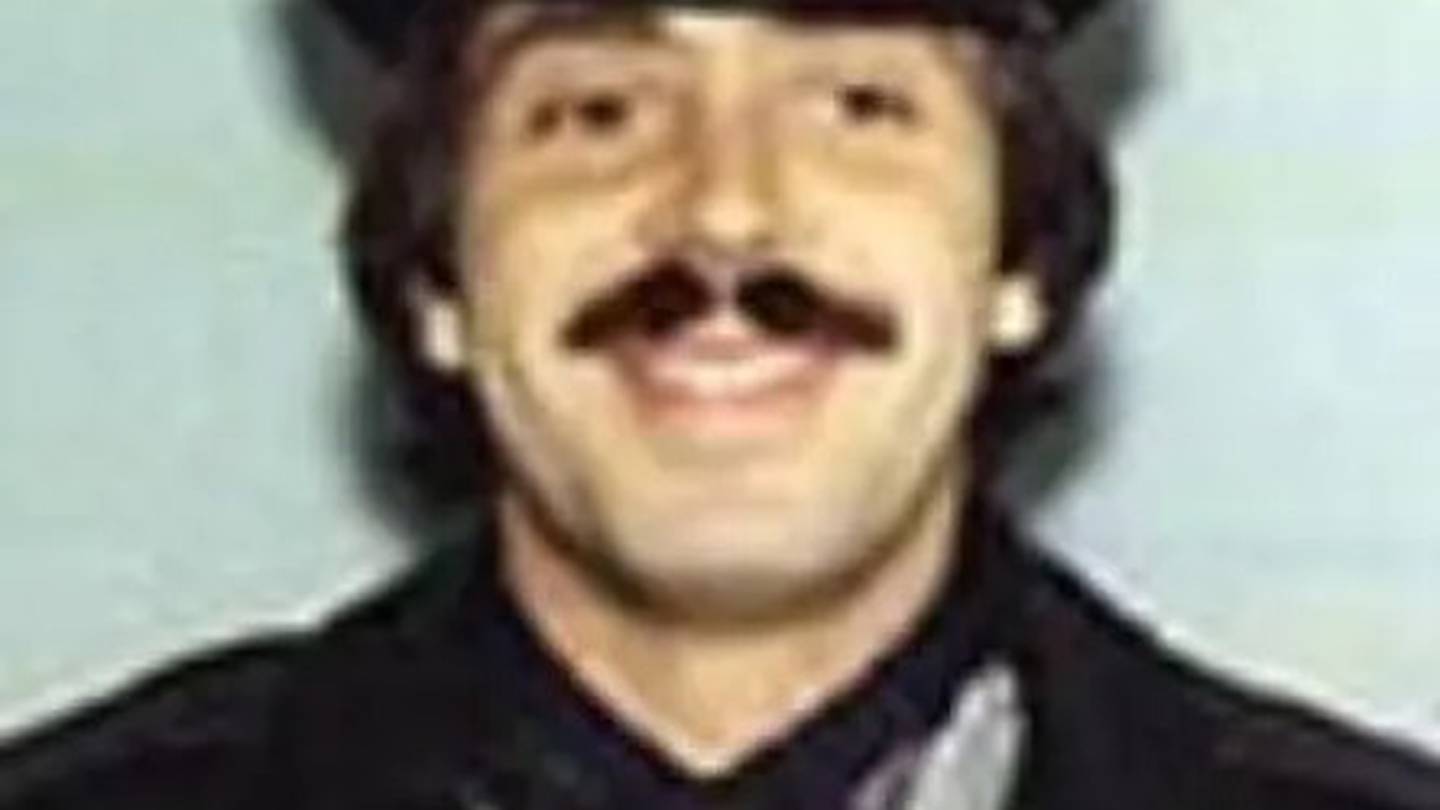波士顿警方向在1989年牺牲的警官致敬