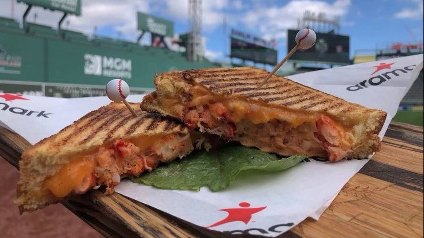 New food options unveiled at Fenway Park, Minute Maid Park for ALCS