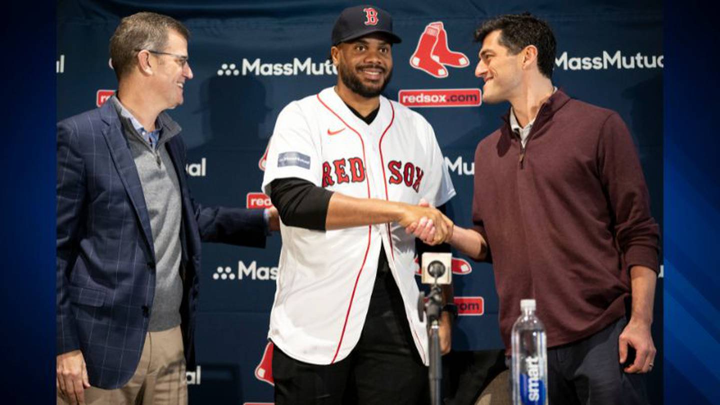 Red Sox closer Kenley Jansen arrives in Boston to cold reception