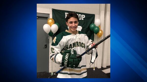Bruins alumni holding charity hockey game to support teen injured during game