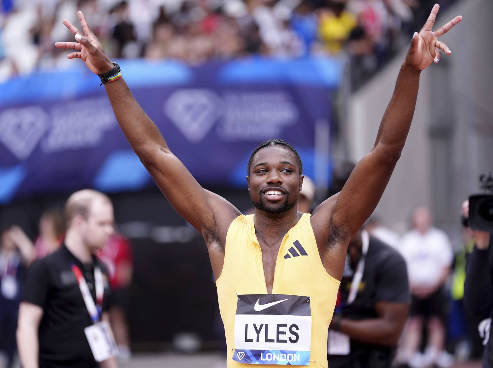 Noah Lyles warms up for Olympics by setting PB of 9.81 seconds to win