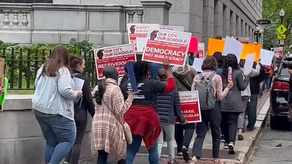 Boston Teachers Union rallies against receivership threat