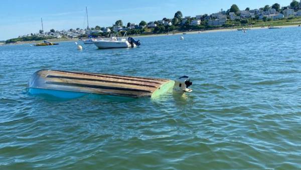 Ipswich officer singlehandedly rescues five people from capsized boat