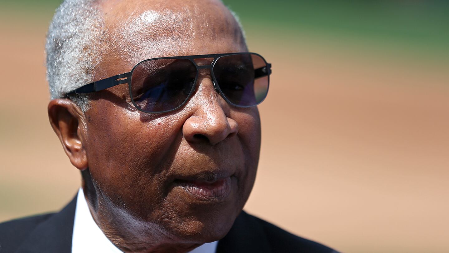 Frank Robinson, baseball pioneer and Hall of Famer, dies at 83