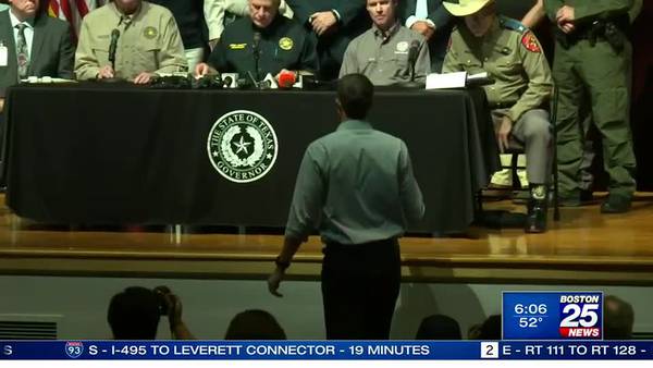Beto O’Rourke disrupts news conference on Texas school shooting
