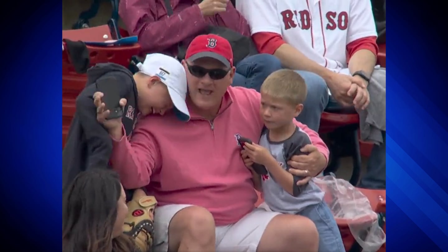 Young Red Sox fan threw a foul ball back in an epic Father's Day drama
