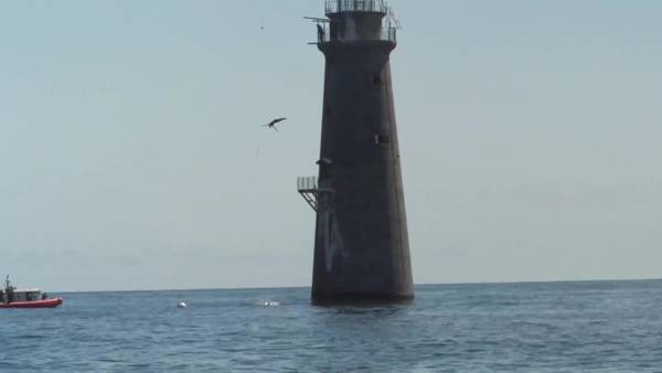 WATCH: Professional cliff diver jumps off Minot Lighthouse in Scituate