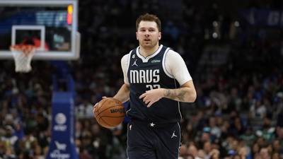 Mavericks star Luka Doncic leaves game vs. Suns early with left ankle sprain