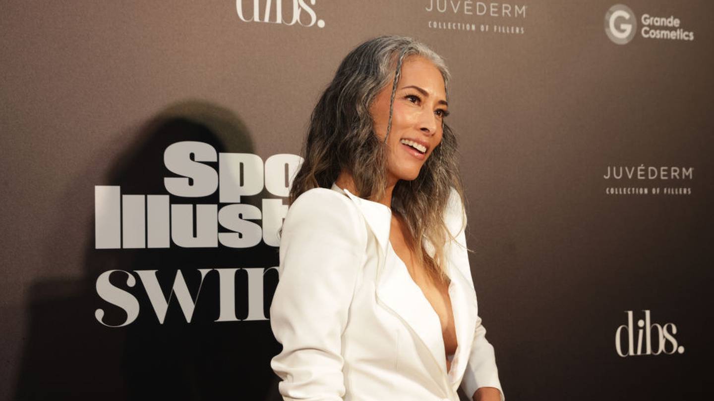 At 57, Kathy Jacobs Is The Oldest Model In 'Sports Illustrated Swimsuit
