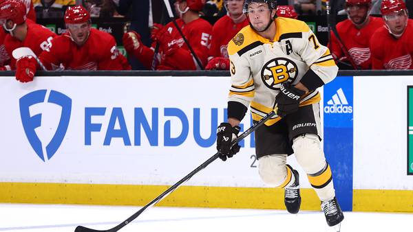 Alex DeBrincat, Red Wings knock off NHL-best Bruins for 2nd time, 5-2