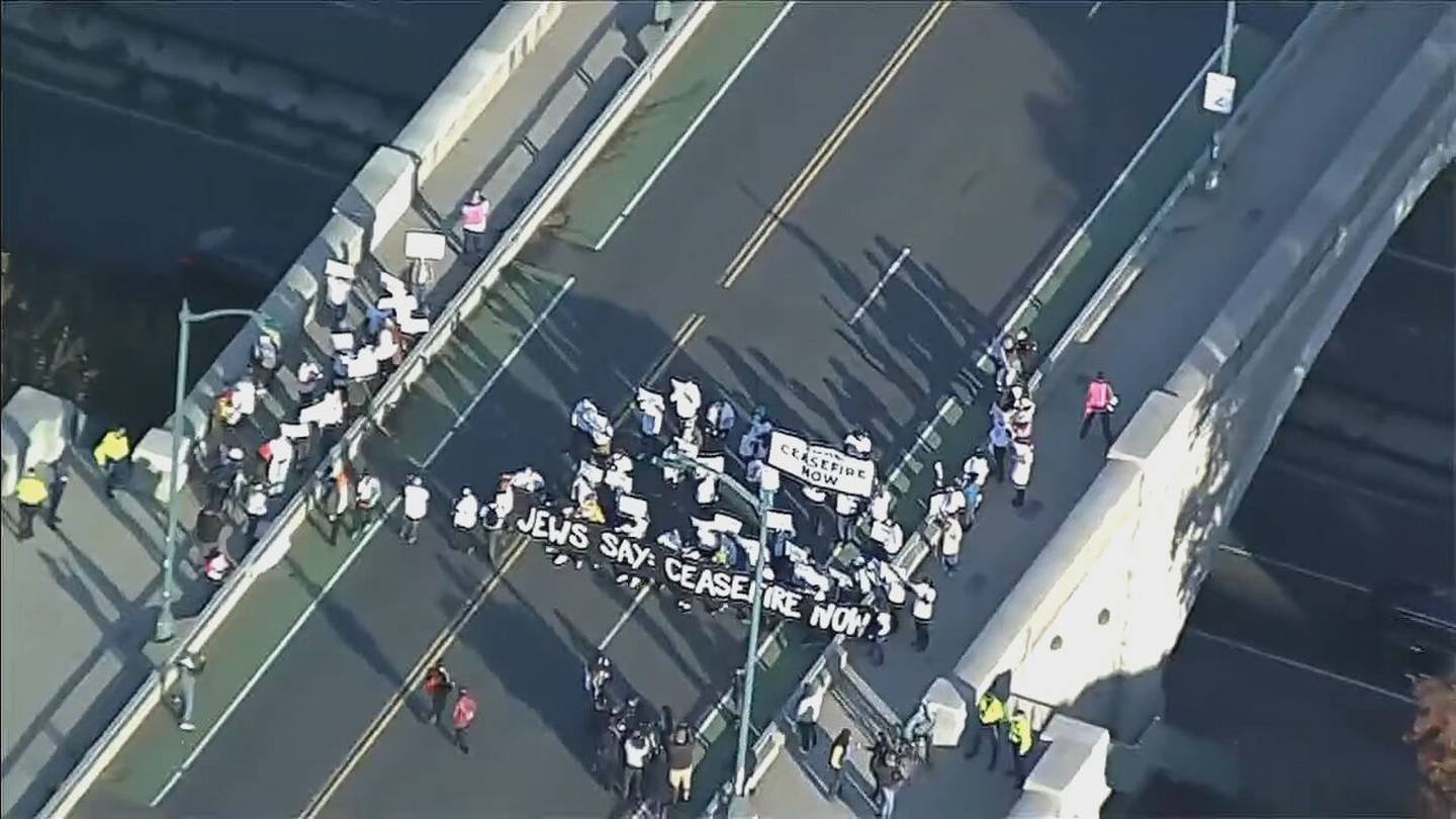 交通警示：波士顿繁忙的桥梁封闭，示威者呼吁以色列停火