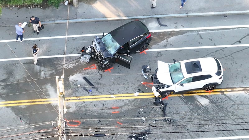 Police respond to head on crash in Braintree