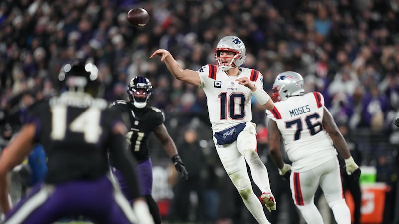 Patriots back in playoffs for first time in 4 years after dramatic comeback win over Ravens