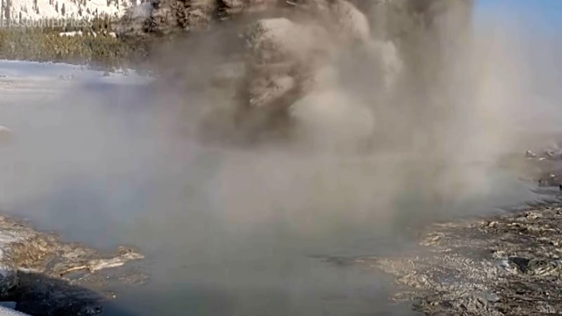Muddy eruption at Yellowstone's Black Diamond Pool captured on video
