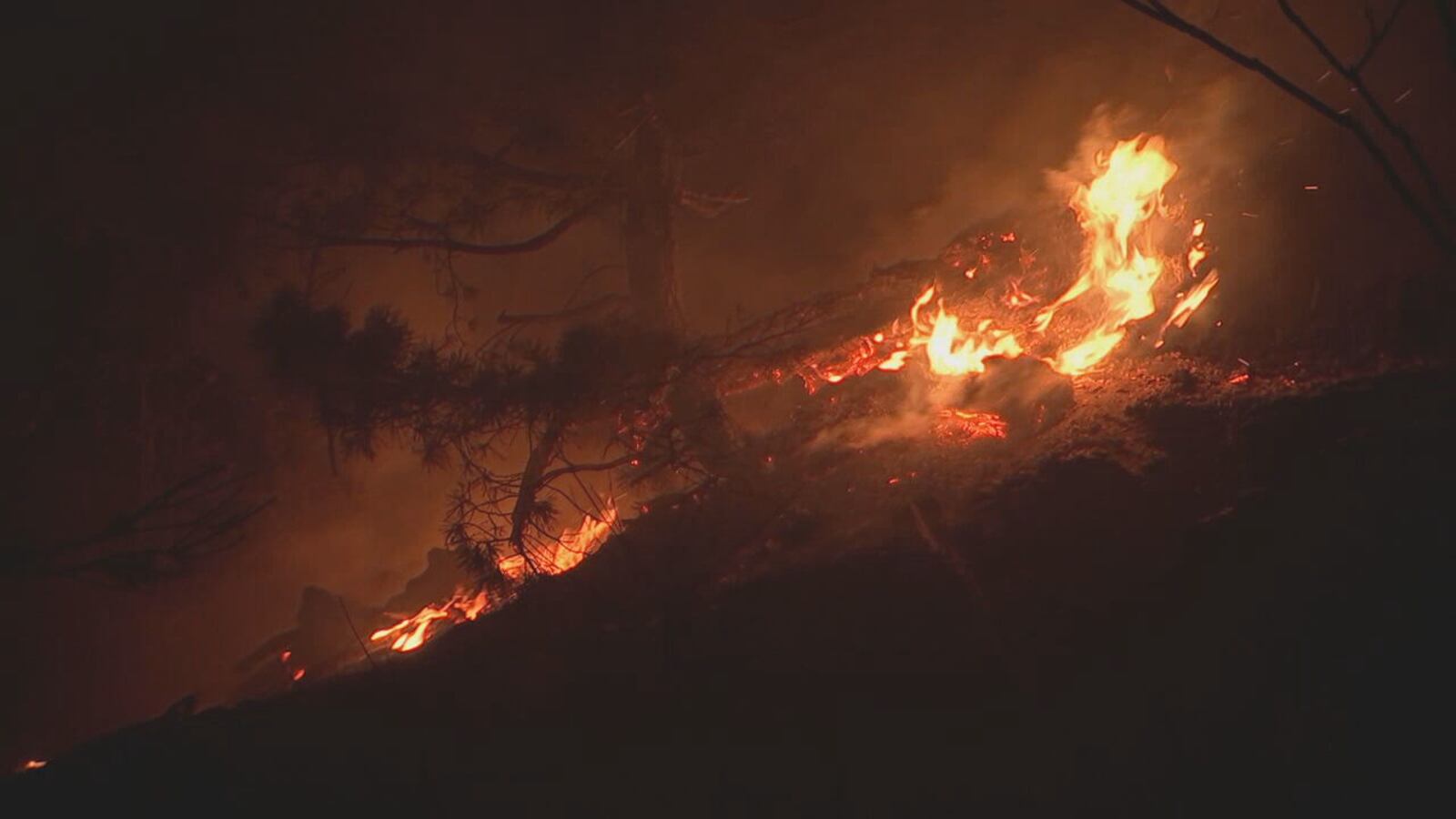 Fire crews continue to battle large overnight brush fire in Salem ...