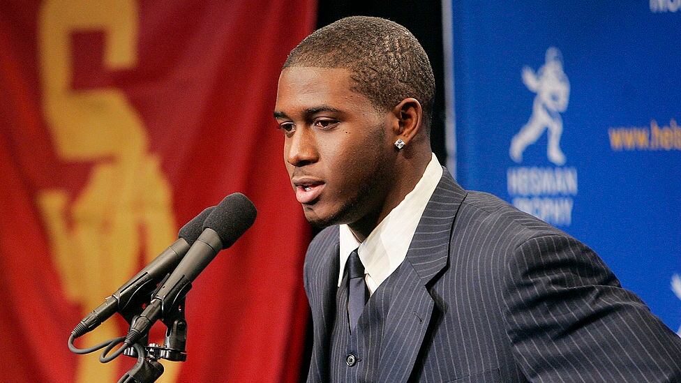 Reggie Bush speaking at the Heisman Ceremony in 2005.