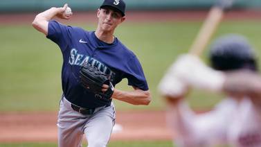 Mariners pitcher George Kirby honors Tim Wakefield with knuckleball pitch at Fenway Park