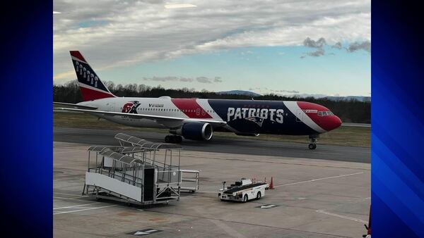 Patriots plane flies UVA staff, players to services of three players killed in mass shooting